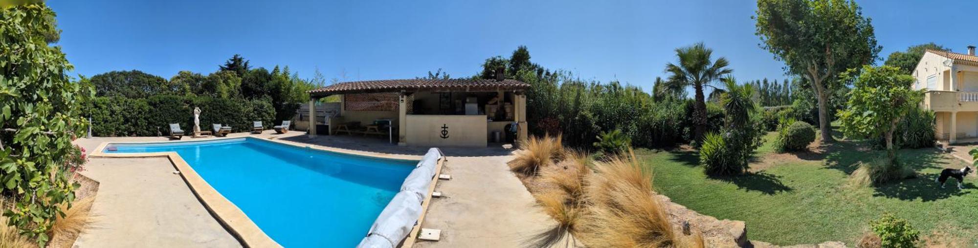 superbe gîte d'entressen dans mas en campagne avec piscine et espace de jeux extérieurs pour les enfants et terrain de pétanque Habitación foto